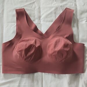 Elegant Seamless Bralette in Mauve